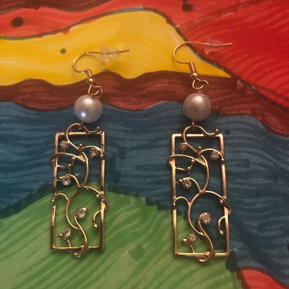 Homemade Beautiful Dangle Crystal Earrings. - Picture 2 of 3